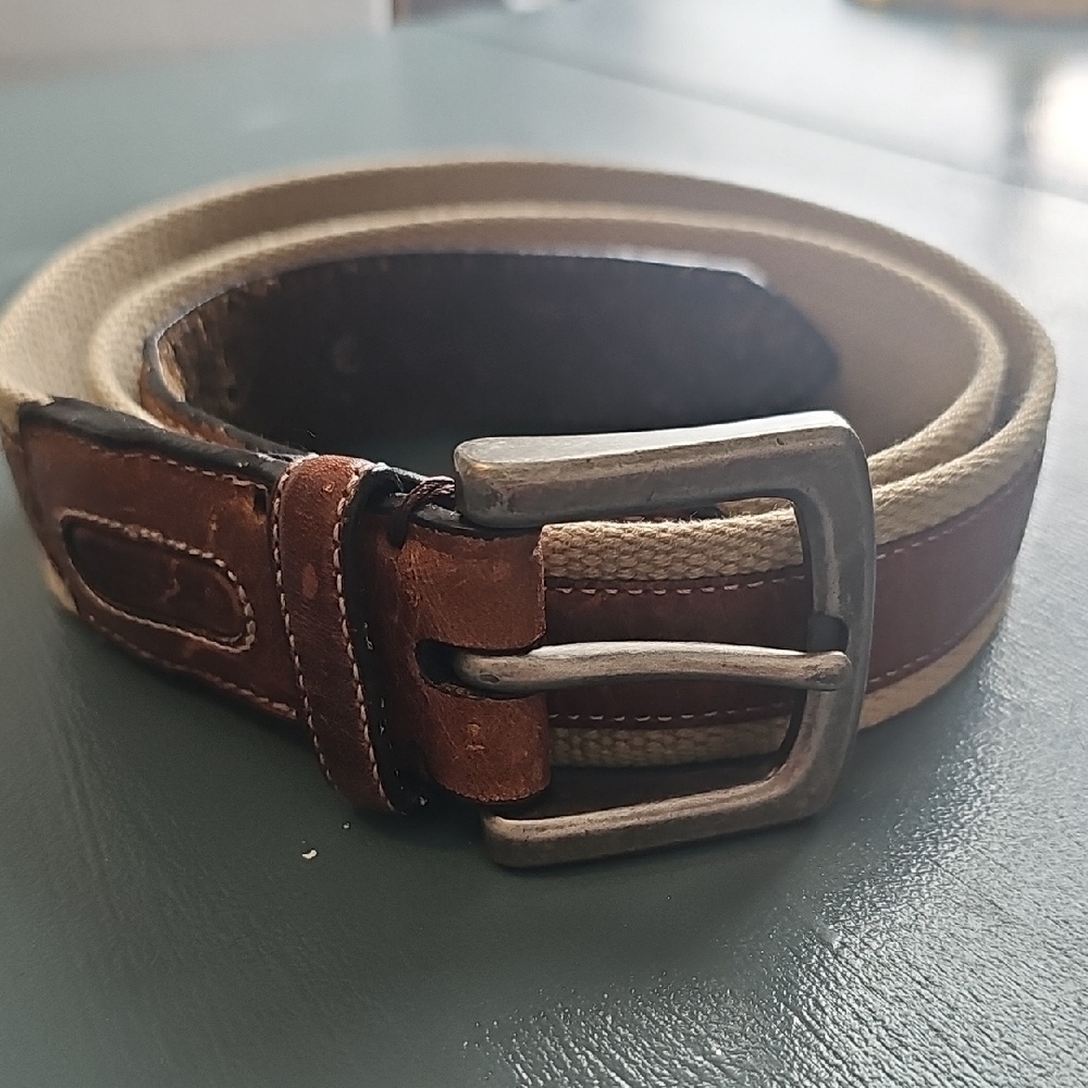 Men's‎ Brown and Tan Leather Belt. By COLUMBIA. Size 38